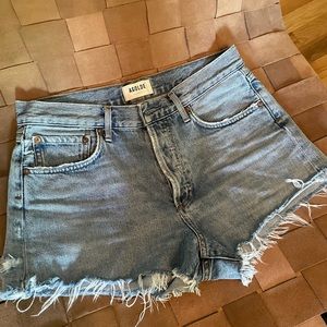 Size 27 AGOLDE Parker Short in riptide wash. EUC